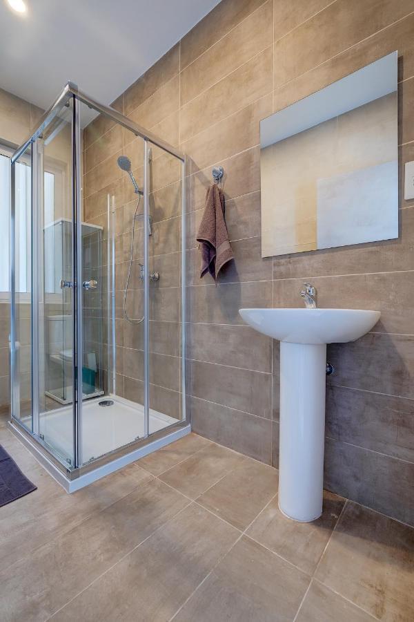 Modern Family Holiday Retreat In Gzira Sliema Esterno foto