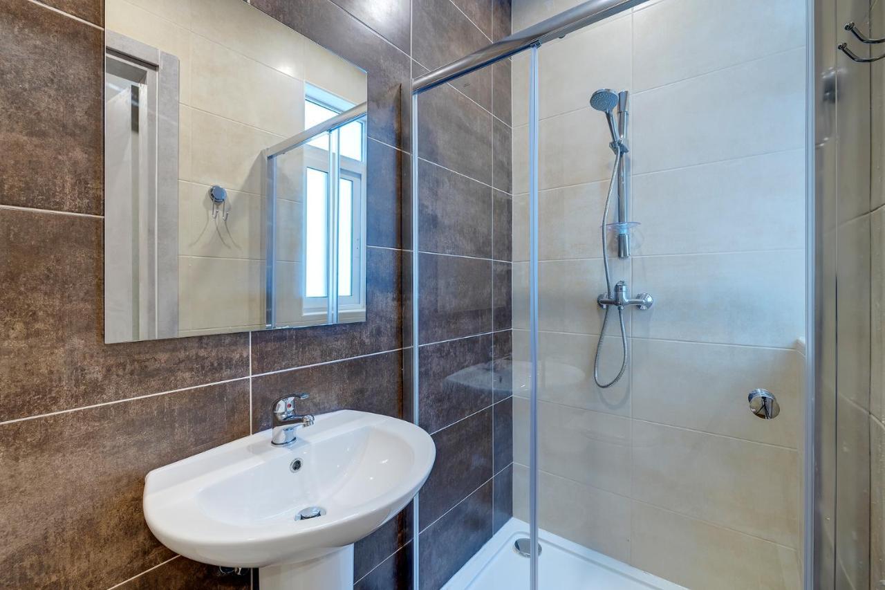 Modern Family Holiday Retreat In Gzira Sliema Esterno foto